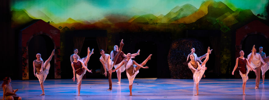 Ekklesia Contemporary Ballet performing Ahavah